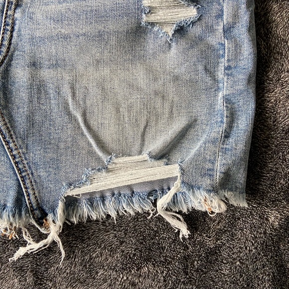 american eagle light wash denim skirt - Picture 3 of 6